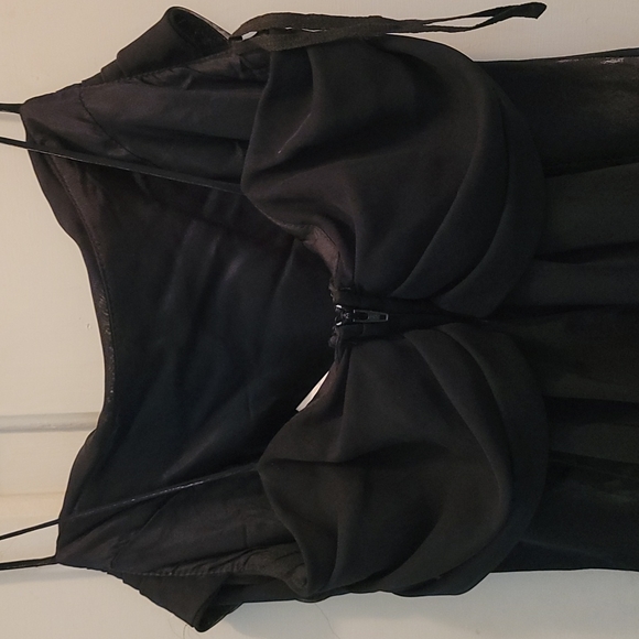 Formal Dress - Picture 3 of 5